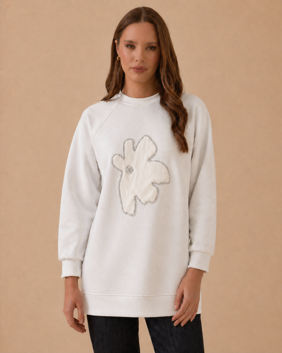 5327 SIFIR YAKA ÖNÜ ÇİÇEK DESENLİ TAŞ DETAYLI SWEAT #26#