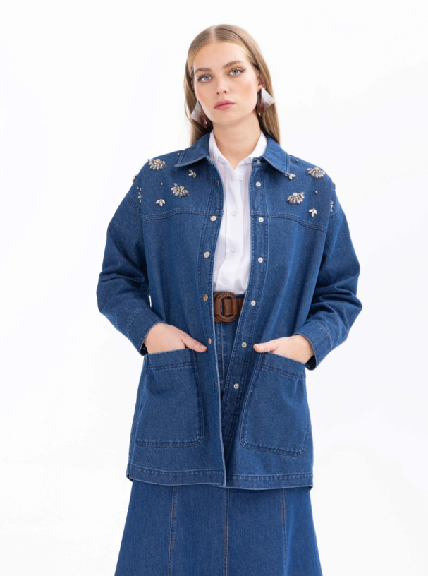 1001 JEAN CEKET ÖNÜ TAŞ DETAYLI ÇIT ÇIT KAPAMALI CEPLİ JEAN CEKET QYS JEAN CEKETN 11242107501001 #24-05#