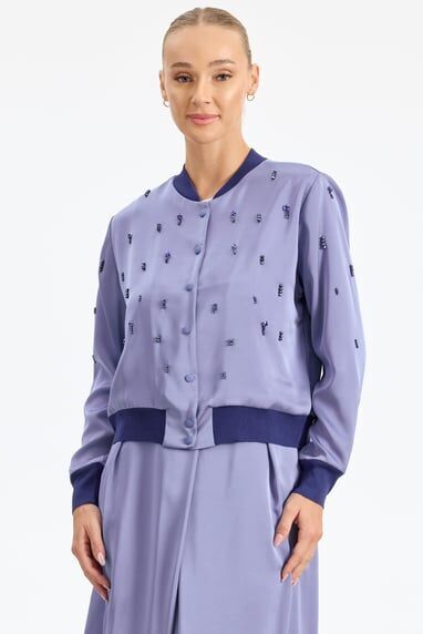 1798 TAKIM KRİSTAL BONCUK İŞLEMELİ SATEN BOMBER ETEKLİ TAKIM QYS TAKIM 1798 #24-06#