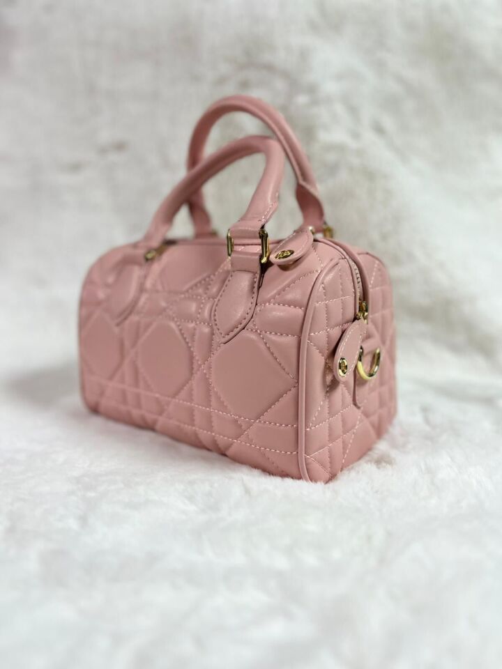 930338 KABARTMA DESENLİ EL VE ÇAPRAZ KULLANIMA UYGUN PREMİUM ÇANTA #08-25#