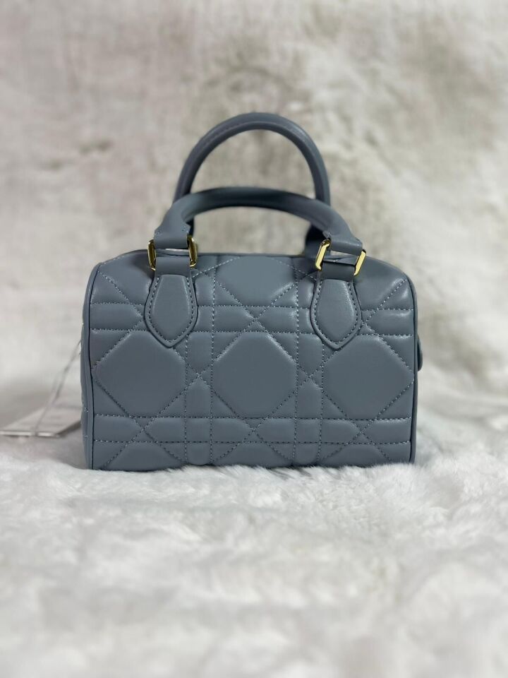 930338 KABARTMA DESENLİ EL VE ÇAPRAZ KULLANIMA UYGUN PREMİUM ÇANTA #08-25#