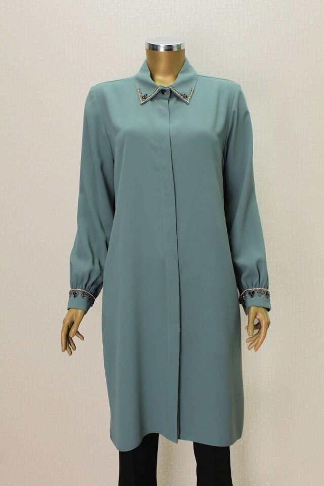 1514 TUNİK ÖNDEN GİZLİ DÜĞMELİ YAKASI VE KOL UÇLARI TAŞ İŞLEMELİ BÜYÜK BEDEN TUNİK QYS TUNİK 1514 #24-06#