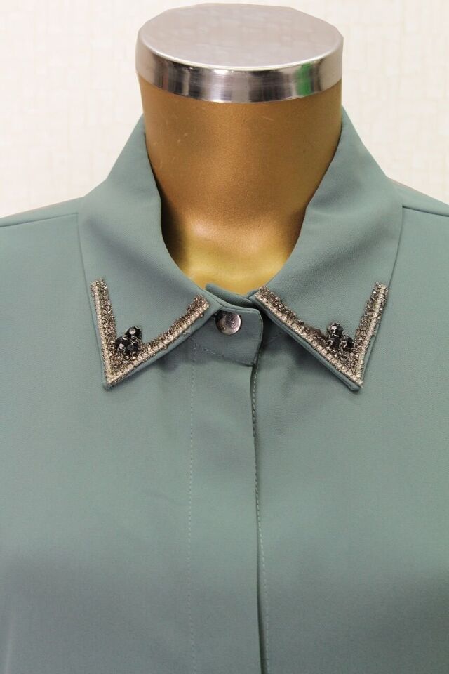 1514 TUNİK ÖNDEN GİZLİ DÜĞMELİ YAKASI VE KOL UÇLARI TAŞ İŞLEMELİ BÜYÜK BEDEN TUNİK QYS TUNİK 1514 #24-06#