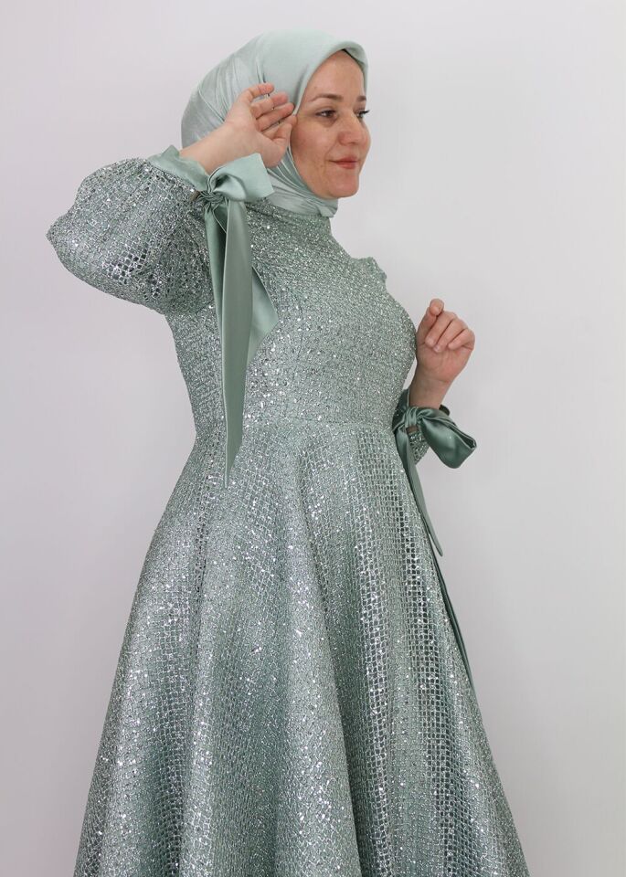 255 ABİYE ELBİSE ARKADAN FERMUARLI KOL UCU KURDELELİ BOYDAN FİLELİ SİMLİ TASARIM ABİYE ELBİSE #24-07#