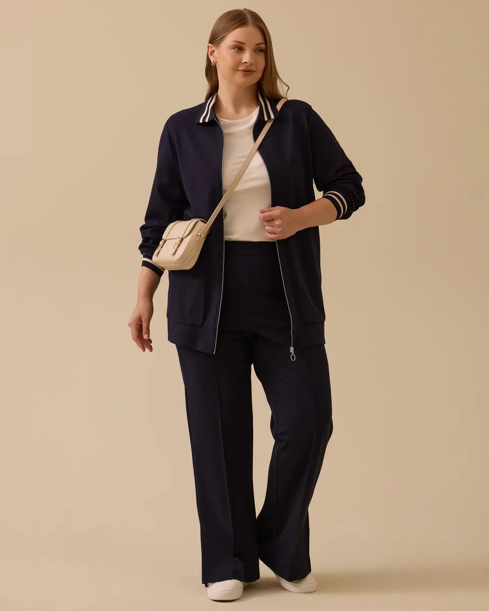 10002521114001 ÖNDEN FERMUARLI KOL UCU LASTİKLİ OYŞO CEKET