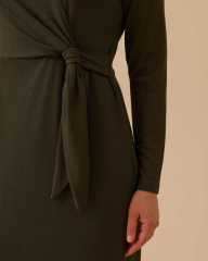 10002521310012 KARINDAN BAĞLAMALI SOĞUK TRİKO ELBİSE