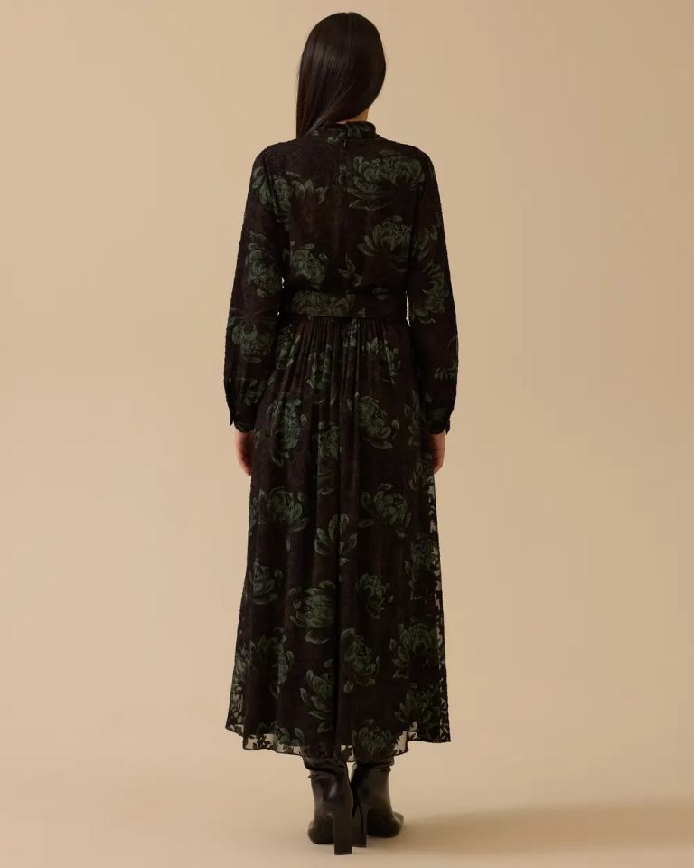 10002521311010 ÜSTÜ TÜL DESENLİ BELİ KEMERLİ ŞIK ELBİSE