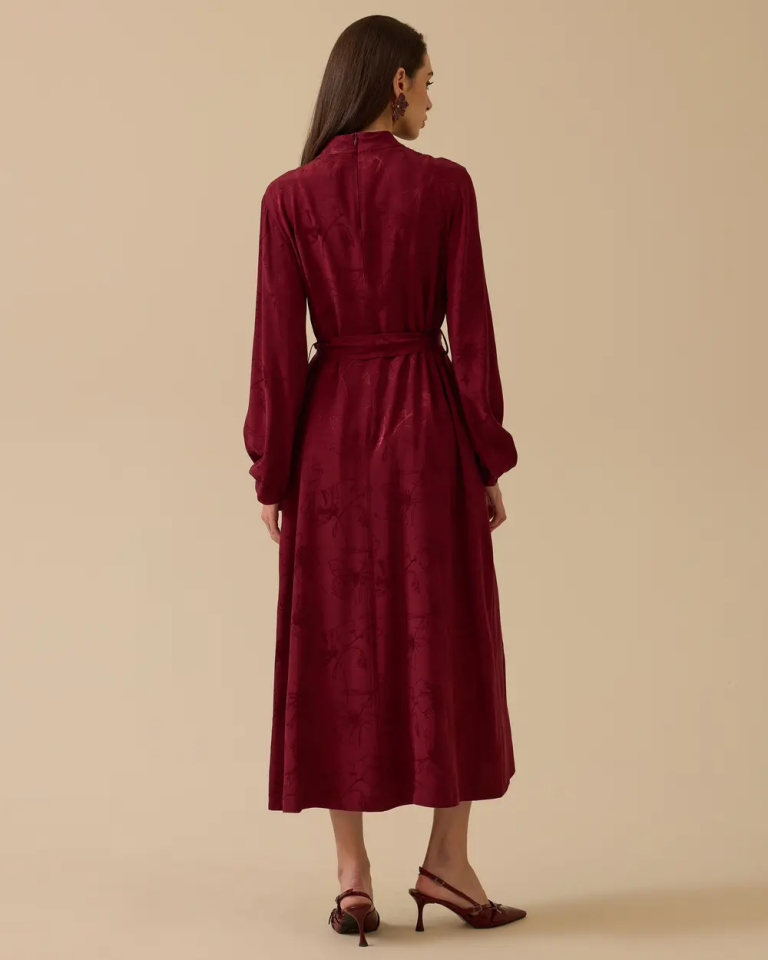 10002521311014 OMUZDAN AŞAĞI DÜĞMELİ KOL UCU LASTİKLİ JAKAR ELBİSE