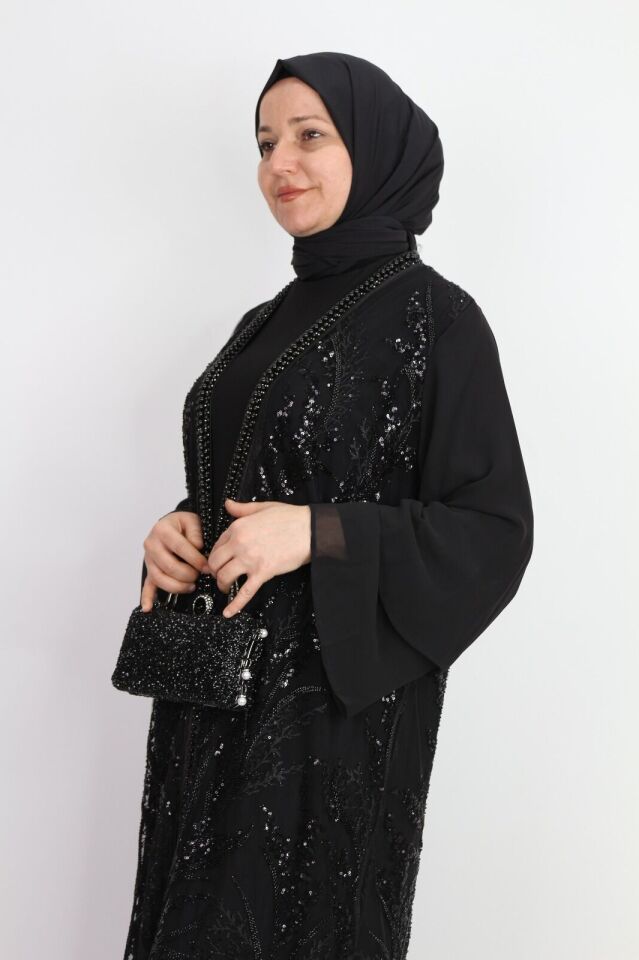 42932 İÇ ELBİSESİ SANDY KUMAŞ DIŞ İŞLEME BONCUK VE TAŞ DETAYLI KENAR KISIM DERİ GÖRÜNÜMLÜ ABAYA