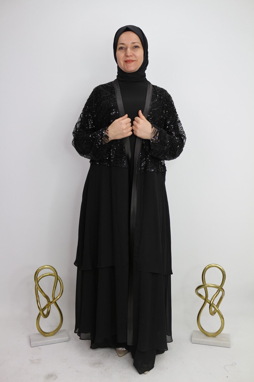 42909 İÇ BLUZ KISA ŞİFON DIŞ KISIM ŞİFON KAT DETAYLI BEL BÖLÜMÜNE KADAR BONCUK VE İŞLEME DETAYLI ŞIK TAKIM