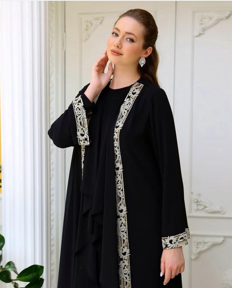 42923 İÇ BLUZ SANDY KUMAŞ DIŞ KISIM ŞİFON KOL UCU VE KENAR KISIMLARI GOLD İŞLEMELİ KENARLARI KENARLARI FIRFIR DETAYLI