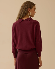 10002521710008 YAKASI İNCİ DETAYLI KOL UCU VE ETEK UCU LASTİKLİ KISA TRİKO BLUZ