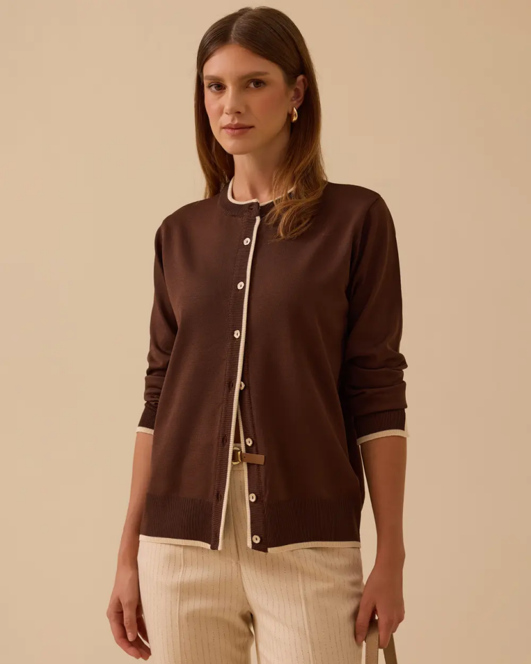 10002521710037 ÖNDEN DÜĞMELİ KOL UCU VE ETEK UCU LASTİKLİ MERSERİZE TRİKO HIRKA