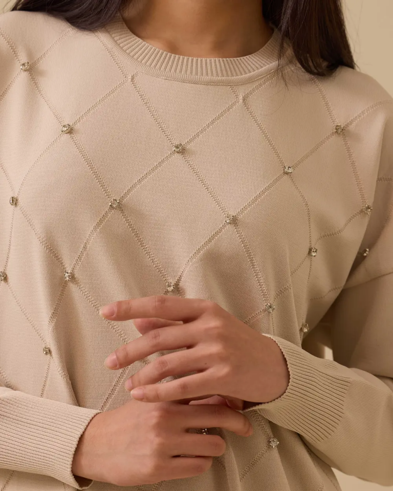 10002521711011 ÖNÜ BAKLAVA DESENLİ TAŞLI KOL UCU LASTİKLİ SOĞUK TRİKO TUNİK