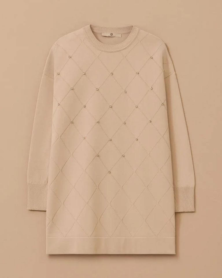 10002521711011 ÖNÜ BAKLAVA DESENLİ TAŞLI KOL UCU LASTİKLİ SOĞUK TRİKO TUNİK