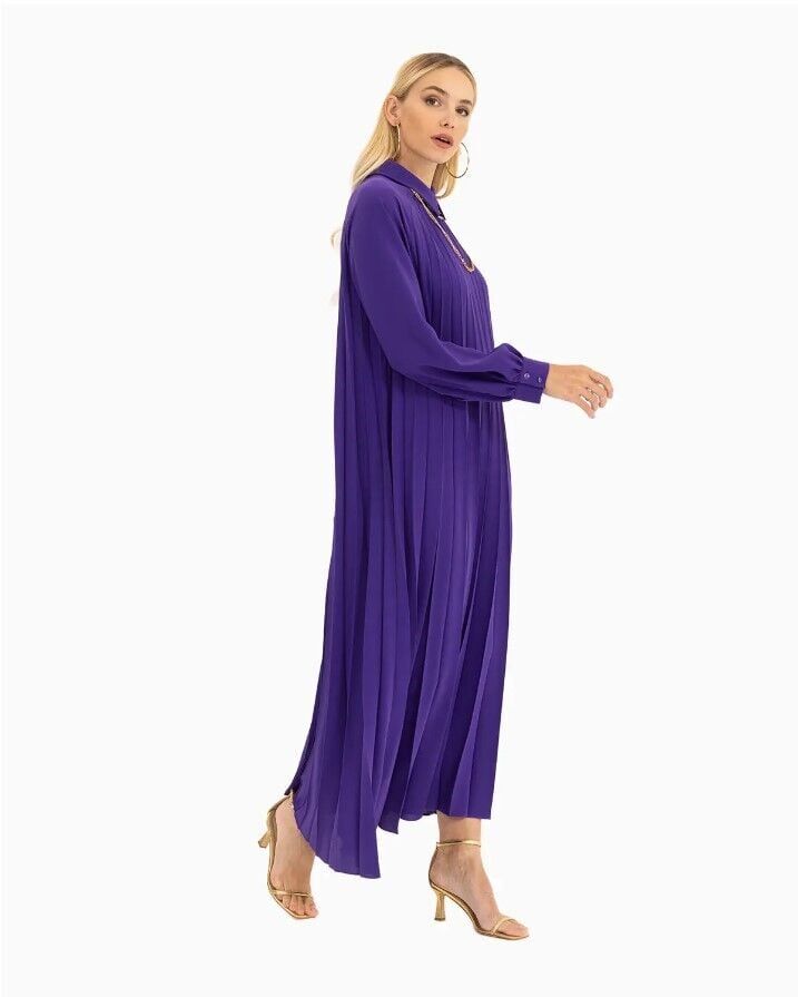 ELBİSE AKSESUAR DETAYLI REGLAN KOL BİLEK BOY PİLİSELİ ELBİSE