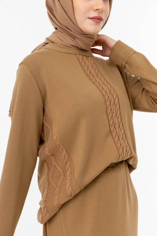 2518 TRIKO SAÇ ÖRGÜ DESENLİ SPOR MODAL KUMAŞ ETEKLI TAKIM CAMEL - S