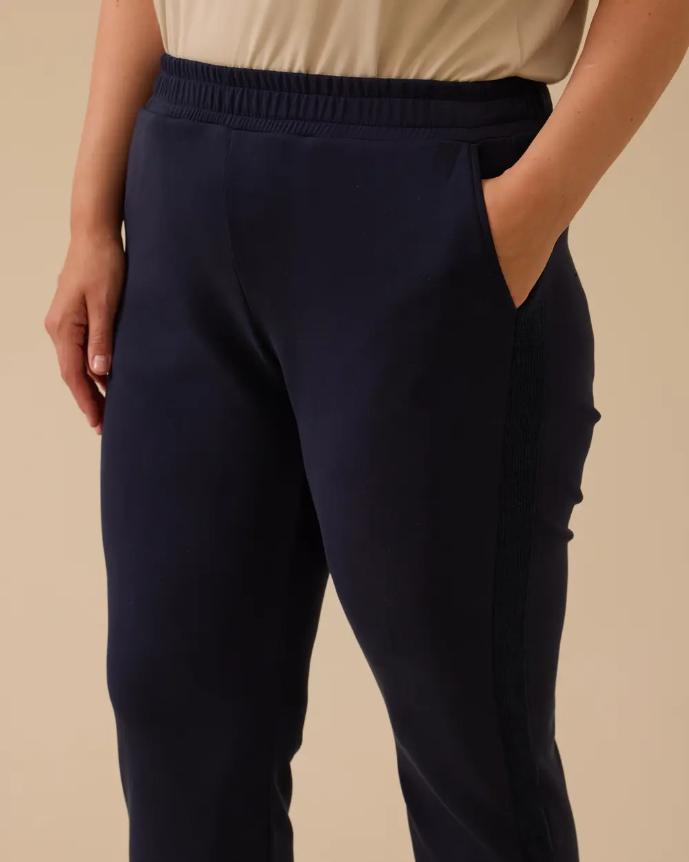 10002521014021 BELİ TAM LASTİKLİ ŞERİTİ TRİKO DETAYLI PANTOLON