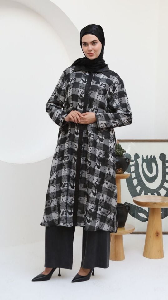 43401 ÖNÜ DÜĞMELİ YAKASI VE OMUZLARI DERİ DETAYLI ŞİLE BEZİ UZUN TUNİK