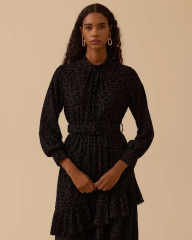 10002521311009 BELİ LASTİKLİ VE KEMERLİ ETEK UCU FIRFIRLI TÜLLÜ ŞIK ELBİSE