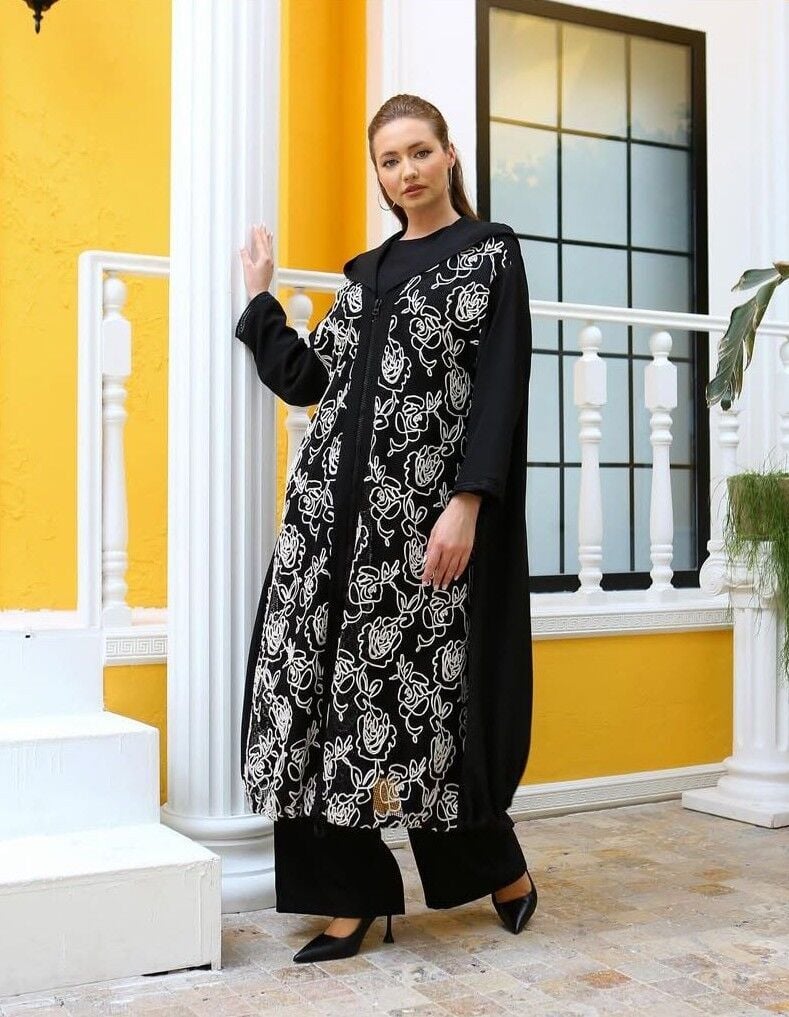 42417 ÖNÜ FERMUARLI KAPİŞONLU KOL UCU VE ÖNÜ FİLE DETAYLI ALTI BÜZGÜLÜ GİY ÇIK KAP #02-25#