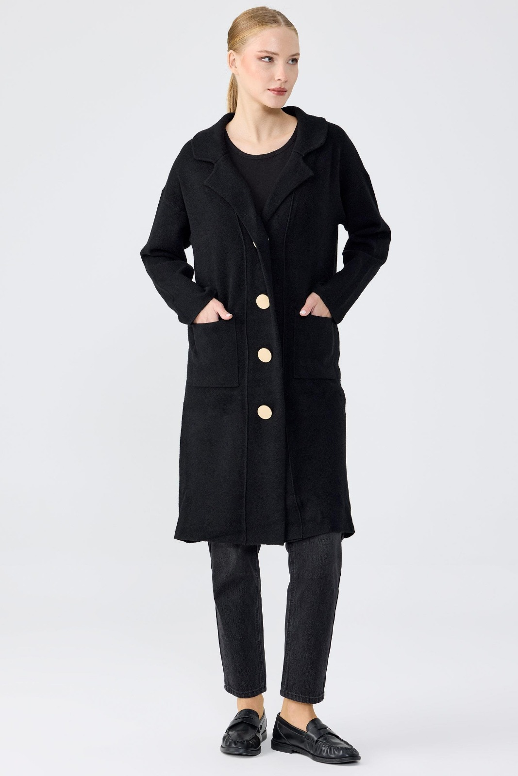 22012 KRAVUZE YAKA GOLD DÜĞMELİ TRİKO HIRKA