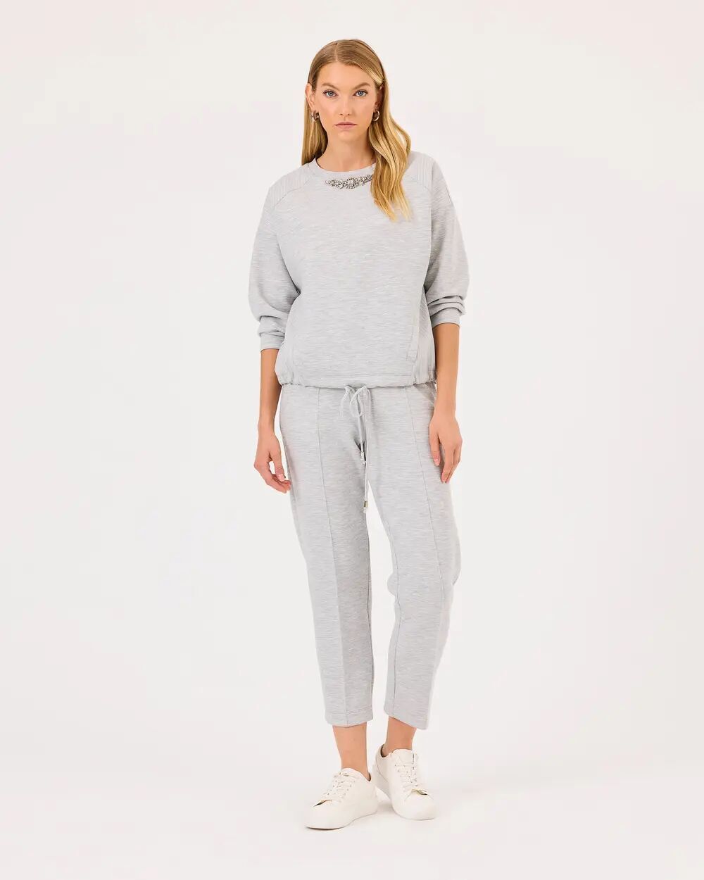 10002 YAKASI TAŞ DETAY GÜNLÜK SWEATSHİRT QKS