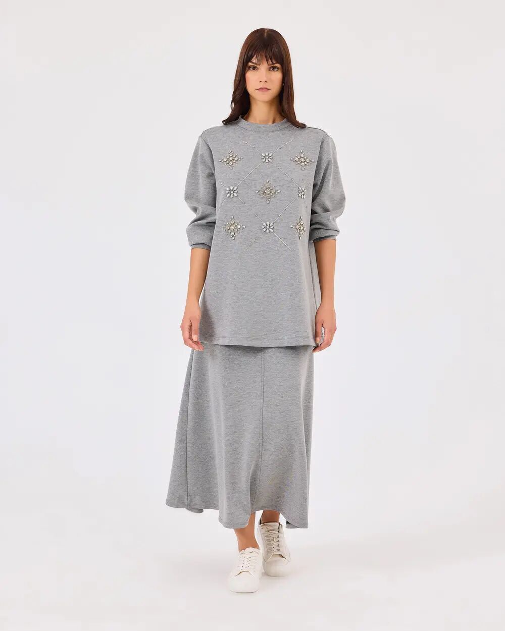 1004 ÖNÜ TAŞ DETAYLI SWEATSHİRT QKS