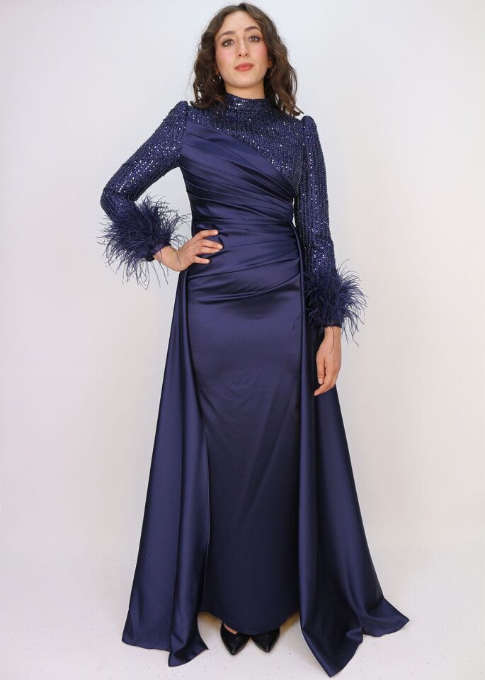 243 KOL UCU TÜYLÜ KOL VE GÖĞÜS TAŞ DETAY BEL BÜZGÜLÜ ARKASI PELERİNLİ BALIK MODEL ABİYE QKS