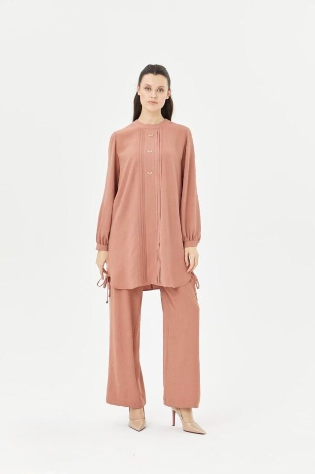 56128 ÖNÜ PİLİSE DETAYLI KOL UCU MANŞETLİ SIFIR YAKA AEROBİN TAKIM #04-25#