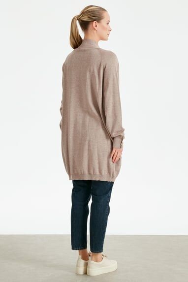 21277.1 OMUZLARI BÜZGÜ DETAYLI TRİKO HIRKA QKS