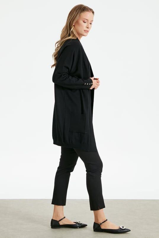 21277.1 OMUZLARI BÜZGÜ DETAYLI TRİKO HIRKA QKS