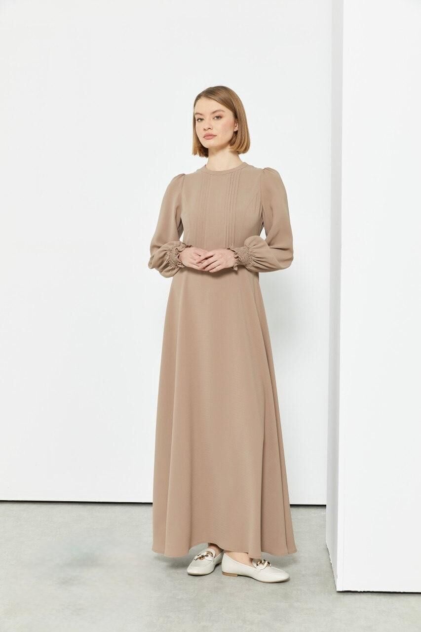 63097 SIFIR YAKA GÖĞSÜ PİLELİ KOL UCU LASTİKLİ KREP ELBİSE #04-25#