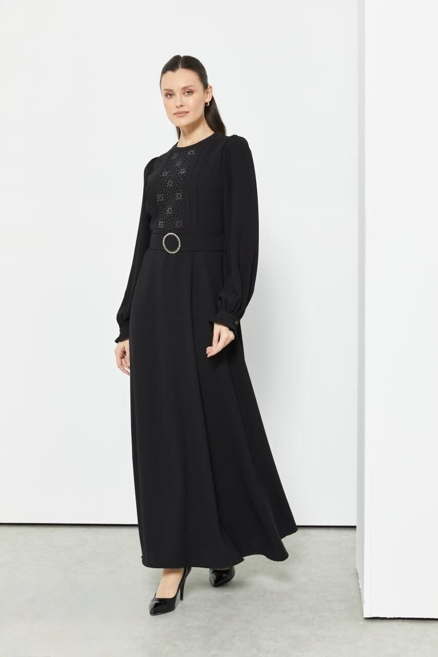 63080 SIFIR YAKA BELİ KEMERLİ ÖNÜ TAŞLI KREP ELBİSE #04-25#