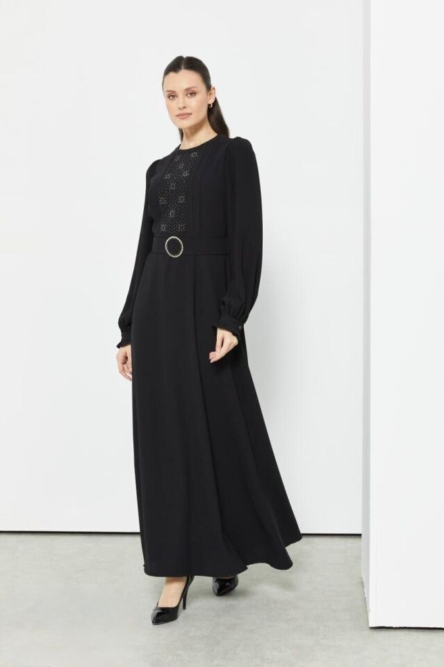 63080 SIFIR YAKA BELİ KEMERLİ ÖNÜ TAŞLI KREP ELBİSE #04-25#