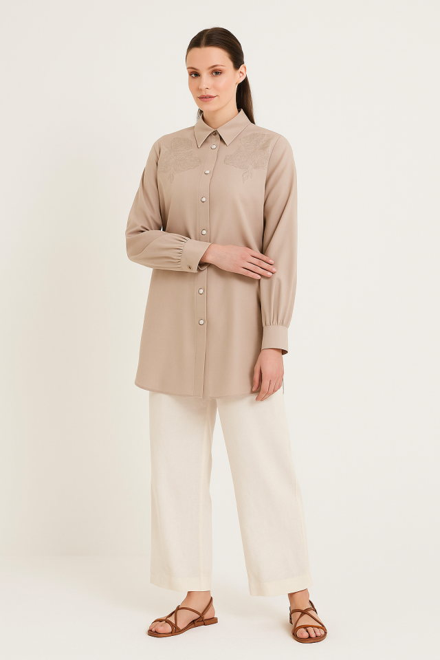 61058 GÖĞSÜ ÇİÇEK DETAYLI ÖNDEN DÜĞMELİ PAMUKLU GÖMLEK #06-25#