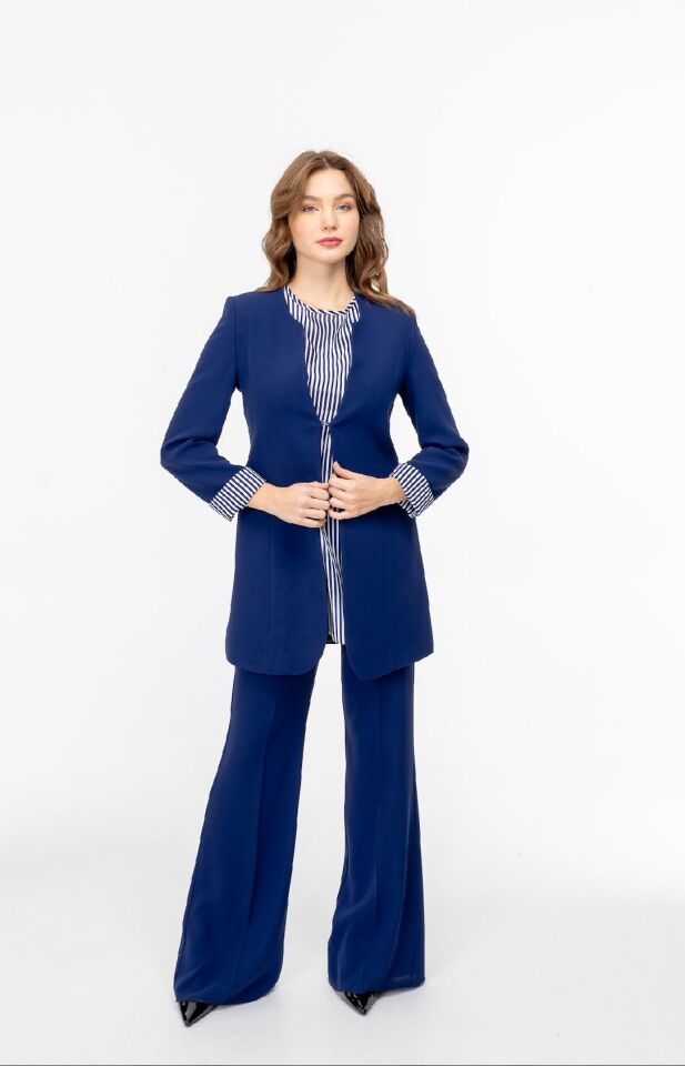2653  KATLANABLLİR KOLLU SIFIR YAKA İÇ BLUZ ZEBRA DESENLİ SIFIR KOL 3 LÜ CEKETLİ TAKIM  QYS 2653 3 LÜ TAKIM #23-043 52 - LACİVERT