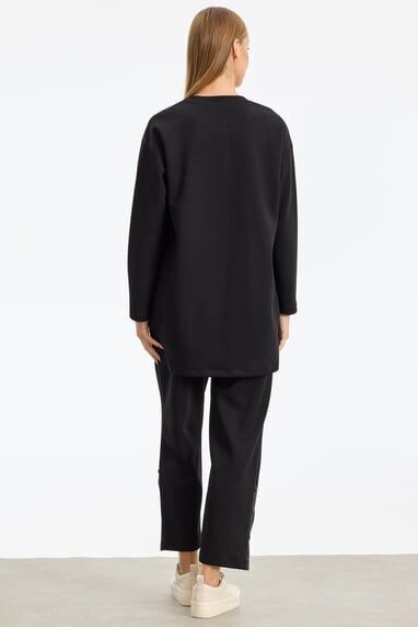 1956.01 ASİMETRİK KESİMLİ TEKNİK KUMAŞ KOMBİNLİ TAKIM QKS