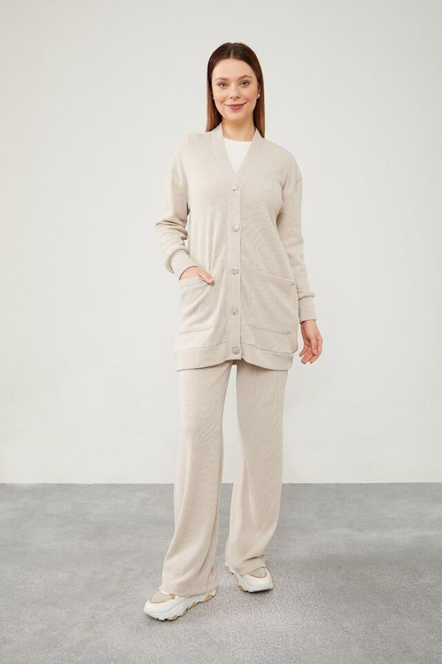 100212 SELANİK HIRKALI TAKIM ÖNÜ ÇİÇEK DÜĞMELİ CEPLİ TAKIM QKS