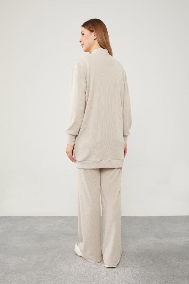 100212 SELANİK HIRKALI TAKIM ÖNÜ ÇİÇEK DÜĞMELİ CEPLİ TAKIM QKS