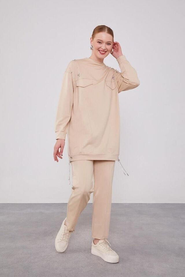 140254 GÖĞÜS KISMI CEP DETAYLI OMUZ TAŞ DETAYLI ETEK UCU İP DETAY 2'Lİ SPOR TAKIM QKS