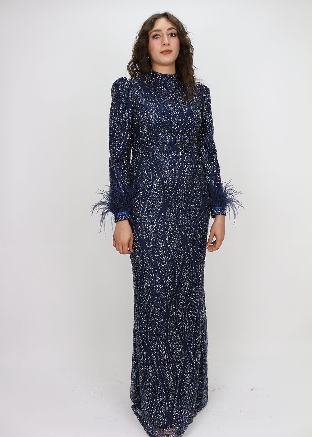 4466 ABİYE ELİBSE ÖNÜ VE ARKASI BOYDAN BONCUK İŞLEMELİ KOL UÇLARI TÜYLÜ TASARIM ABİYE ELBİSE #24-010