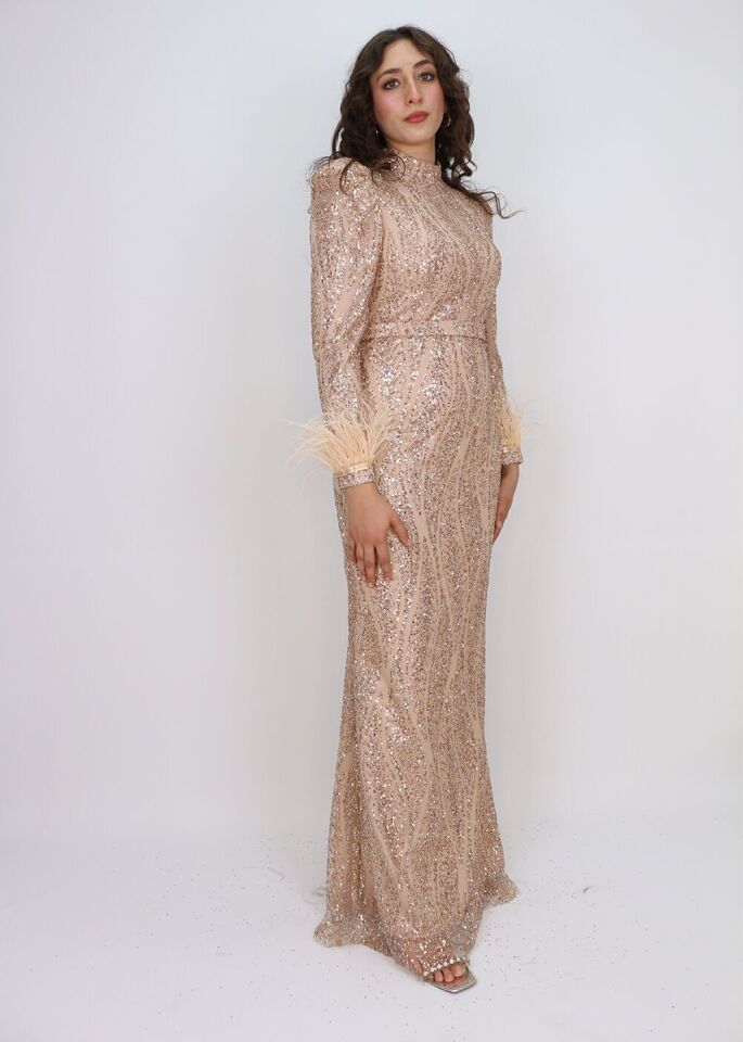 4466 ABİYE ELİBSE ÖNÜ VE ARKASI BOYDAN BONCUK İŞLEMELİ KOL UÇLARI TÜYLÜ TASARIM ABİYE ELBİSE #24-010