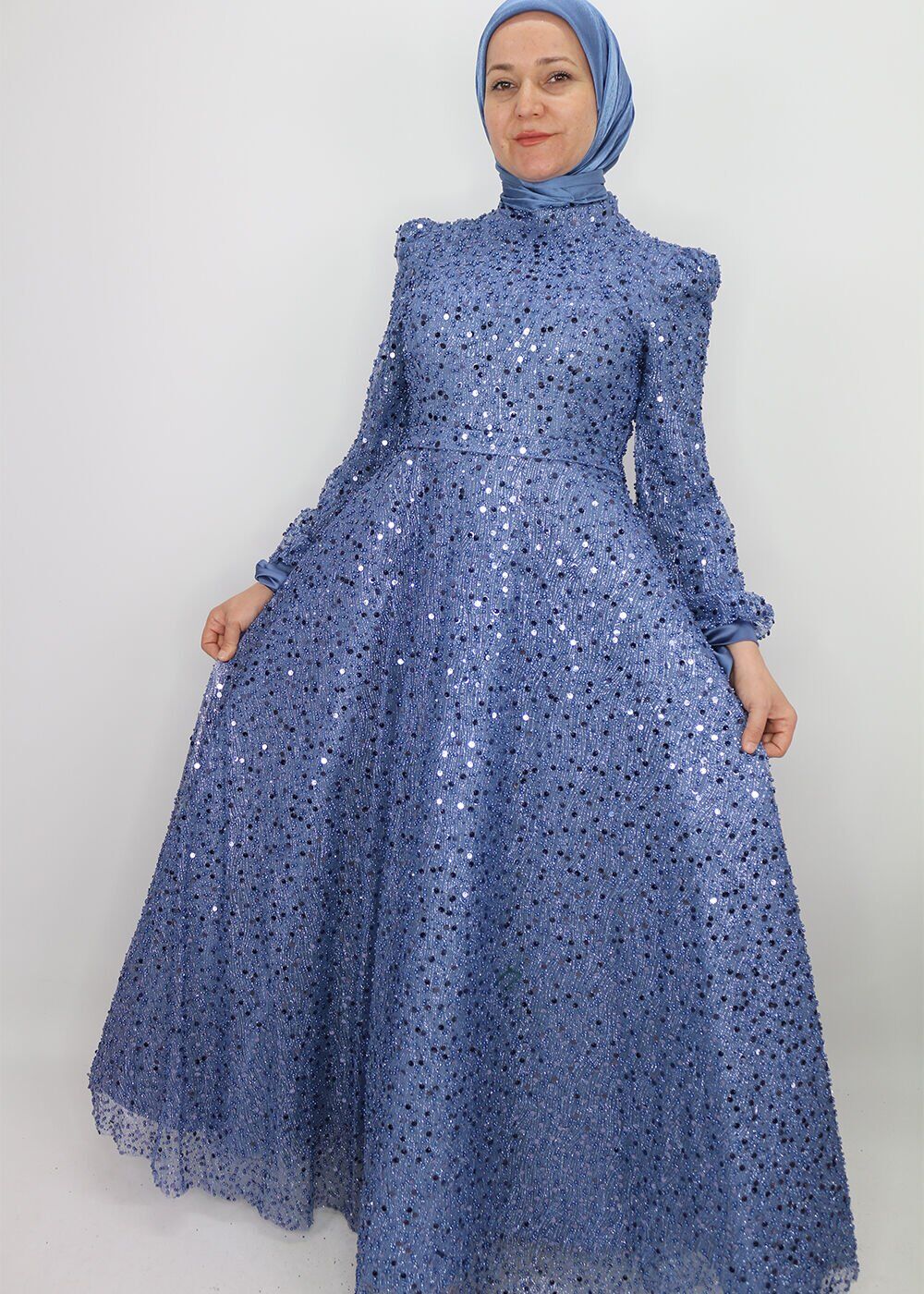 4457 ABİYE ELBİSE ÖNÜ VE ARKASI BOYDAN BONCUK İŞLEMELİ KOL UÇLARI KURDALE MİDİ BOY TASARIM ABİYE ELBİSE #24-010