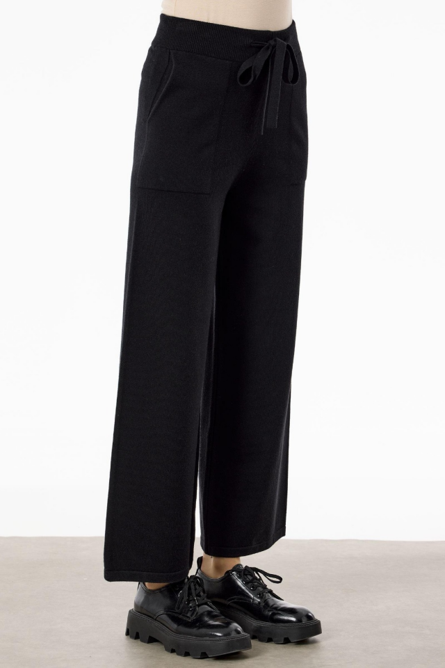 TKM.21750.1	ÖNÜ PAYET DETAYLI PANTOLONLU TRİKO TAKIM #11-25#