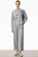 TKM.21750.1	ÖNÜ PAYET DETAYLI PANTOLONLU TRİKO TAKIM #11-25#