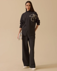 1020 ÖNÜ YIRTMAÇLI KOLU VE ÖN KISMI İŞLEME DETAYLI GÜNLÜK SWEATSHİRT 10002522311020 #12-25#