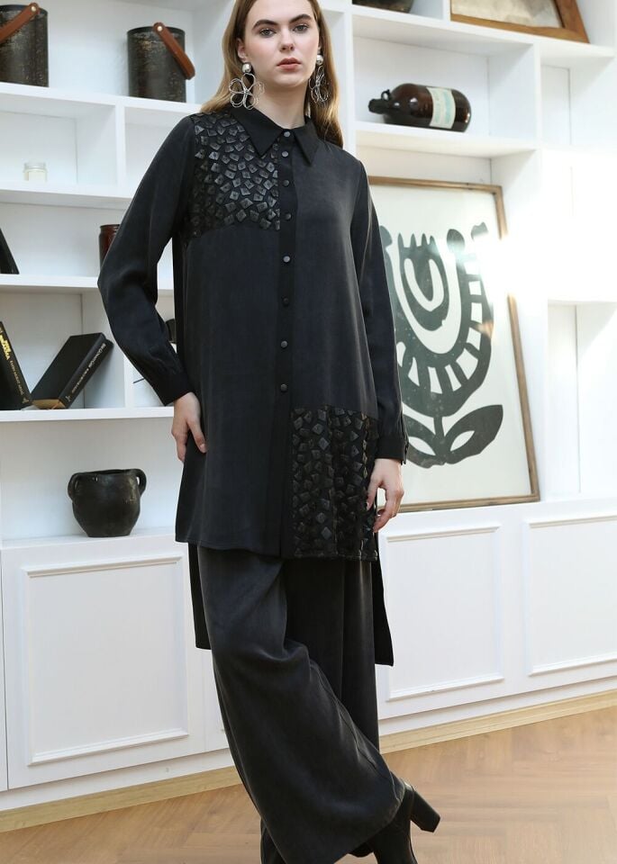 43411 ÖNDEN DÜĞMELİ GÖMLEK YAKA GÖĞSÜ VE ALT KISMI FİLE DETAYLI GÖMLEK TUNİK