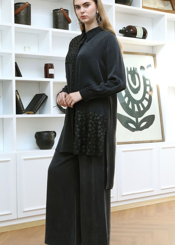 43411 ÖNDEN DÜĞMELİ GÖMLEK YAKA GÖĞSÜ VE ALT KISMI FİLE DETAYLI GÖMLEK TUNİK