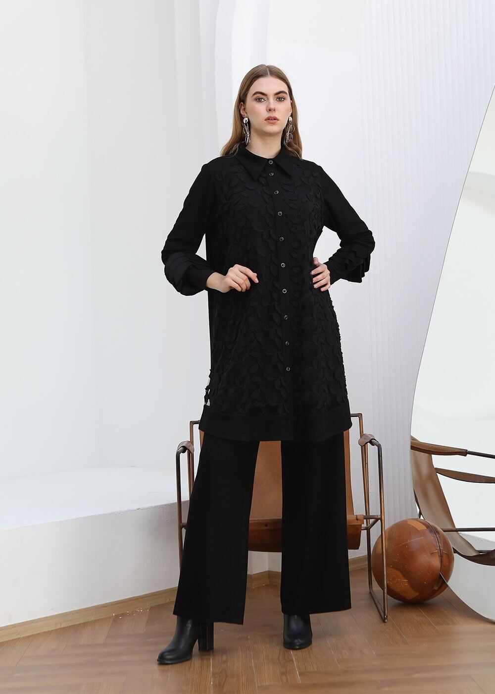 43814 ÖNÜ DÜĞMELİ YAKA ÖN VE EN ALT KISIM TRİKO İÇ SANDY KUMAŞ KOL UZUN DIŞ ÇİÇEK TÜL DETAYLI ŞIK TAKIM